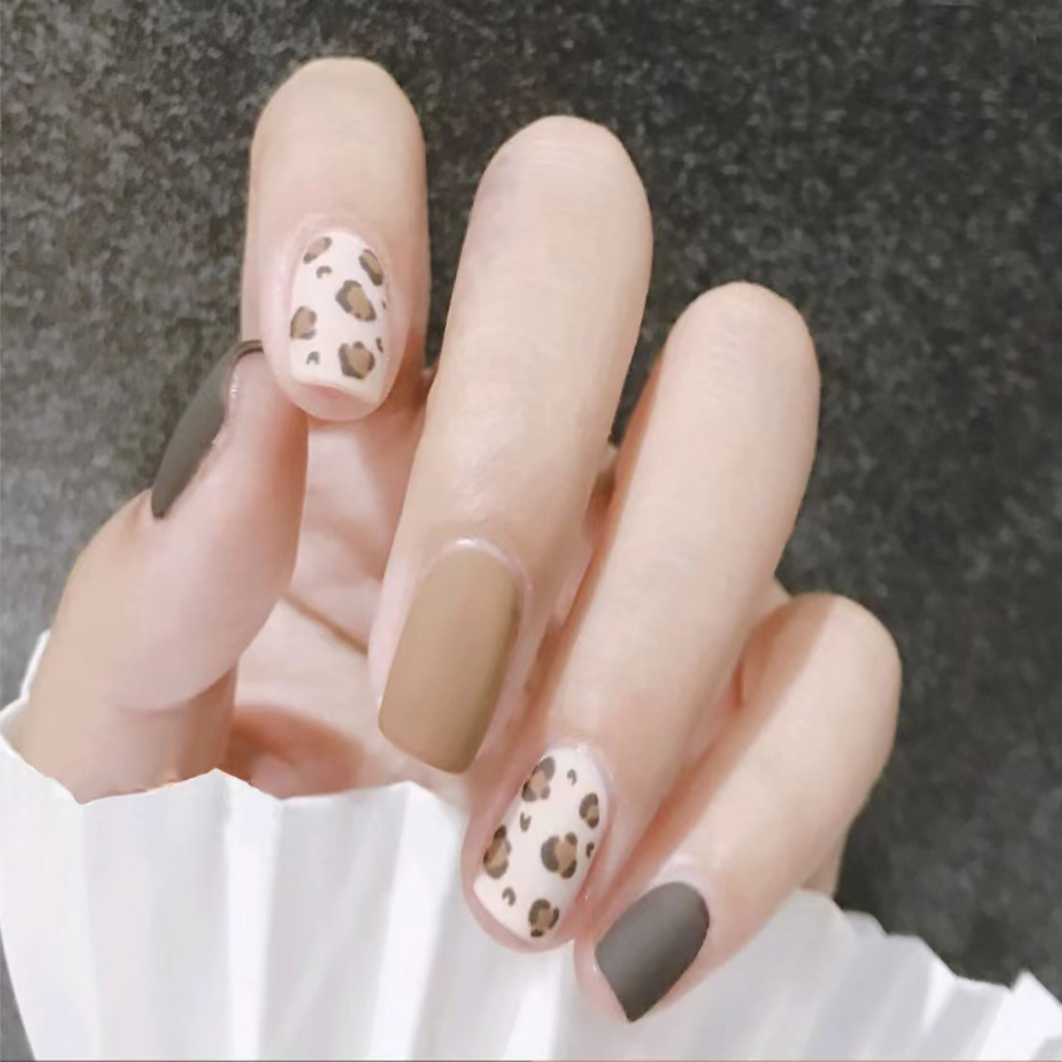Cute matte fake nails