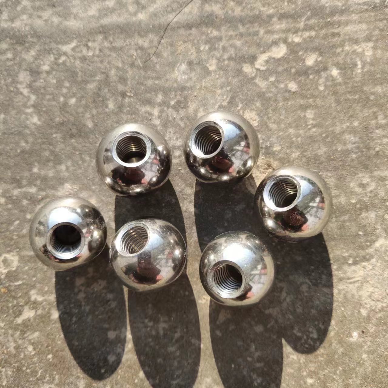 钻孔钢球打孔钢珠5mm-50mm攻牙攻丝螺纹不锈钢打孔钢球