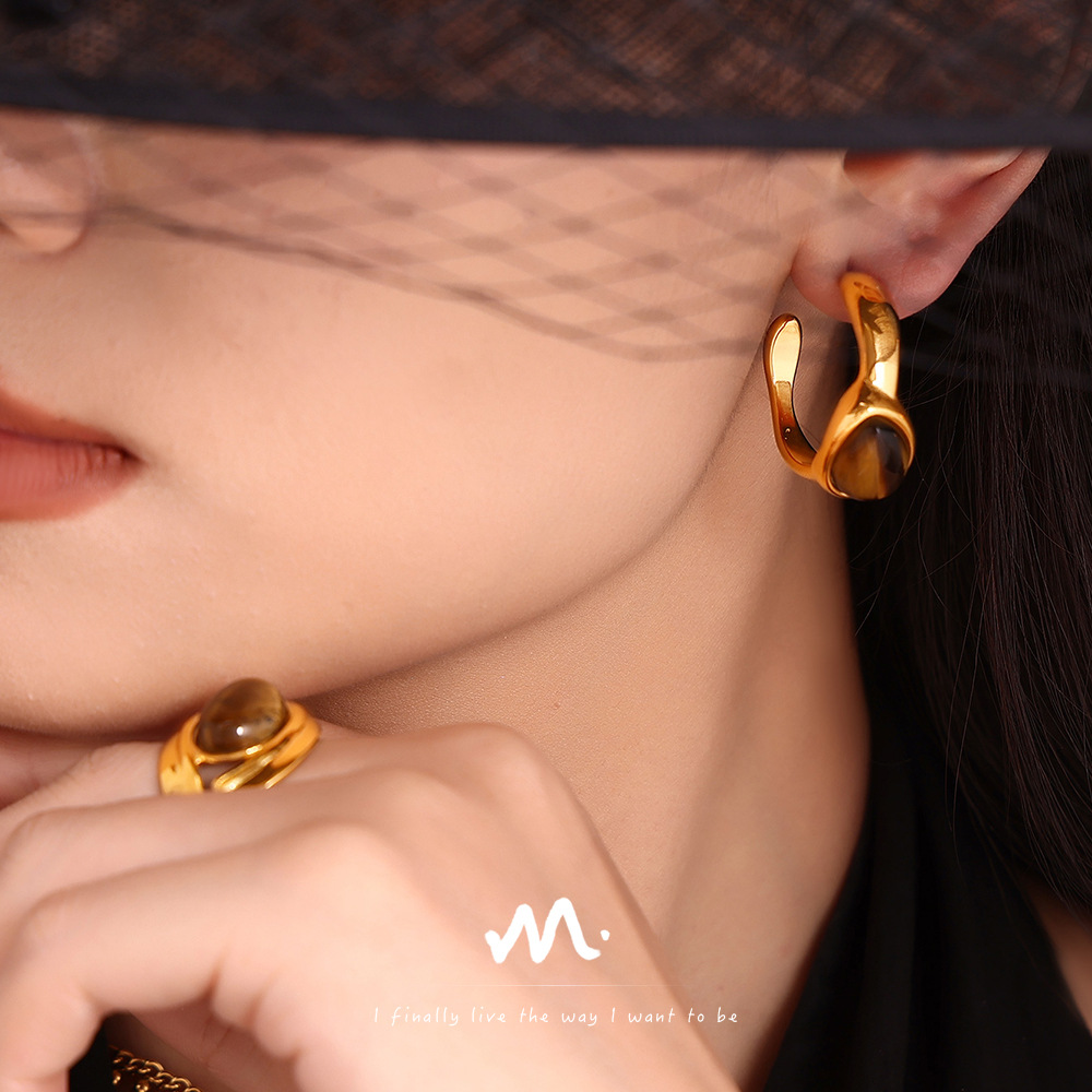 European And American Retro Natural Tiger Eye Stone C-shaped Earrings With Open Ring Stainless Steel PVD Plated Maillard Jewelry_voghion.com