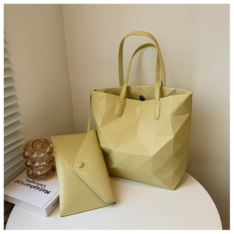 Niche design irregular largecapacity bag 2021 new trendy tote bag shoulder messenger bagpicture90