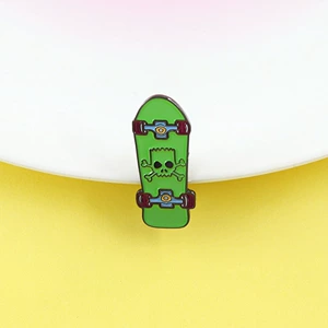 Green Cool Skull Skateboard Metal Brooch Cartoon Pin Collar Backpack Decoration
