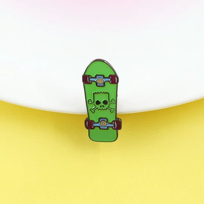 Green Cool Skull Skateboard Metal Brooch Cartoon Pin Collar Backpack Decoration