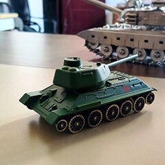 Brand wholesale alloy tank model with wheels, metal craft home decoration ornament retro T34