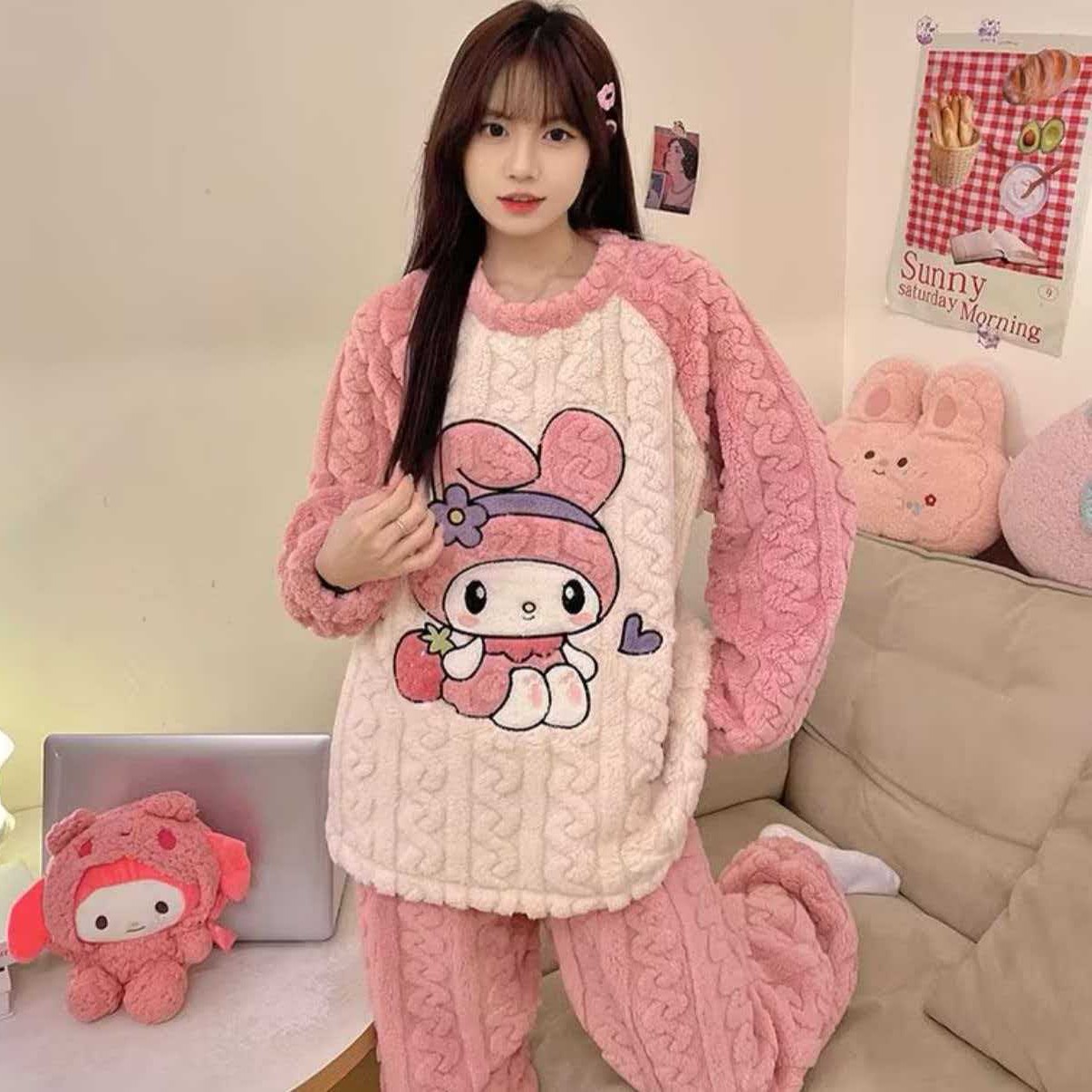 여성 겨울 산호털 보온 홈웨어 세트 긴팔 긴바지 외출용 캐릭터 잠옷