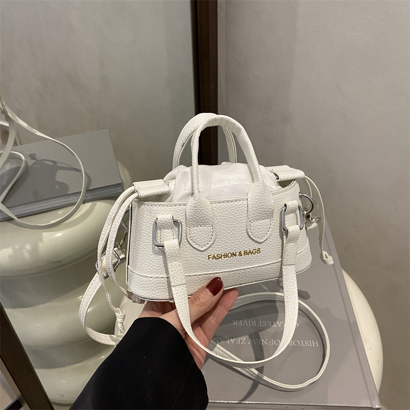 レトロハンドバッグ女性の 2025 新しいミニクロスボディバッグ西洋スタイルのデザインショルダーバッグテクスチャカジュアル脇の下バッグ|undefined