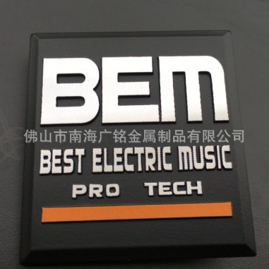 音响铭牌：铝挤压、滴胶、造旧铭牌、高光丝印LOGO音响铭牌 标牌