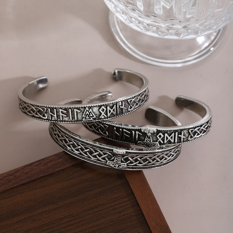 Hot Selling Viking Retro Celtic Knot Rune Hammer Bracelet Fashion Open Bracelet Norwegian Party Accessories Wholesale Hot Selling Viking Retro Celtic Knot Rune Hammer Bracelet Fashion Open Bracelet Norwegian Party Accessories Wholesale