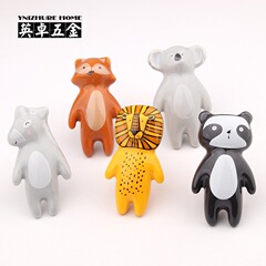 軽い豪華な真鍮の漫画の動物の陶磁器の子供の装飾の食器棚の引き出しの本棚のドアの取っ手の小さい取っ手はかわいいです。