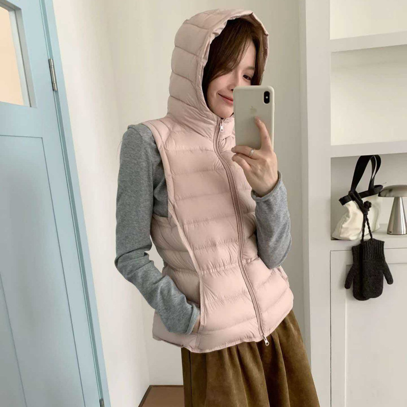 2026 Winter New Puffer Down Vest for Women, Short Hooded, Slimming, Lightweight, 90% White Duck Down, Ribbed Outerwear
