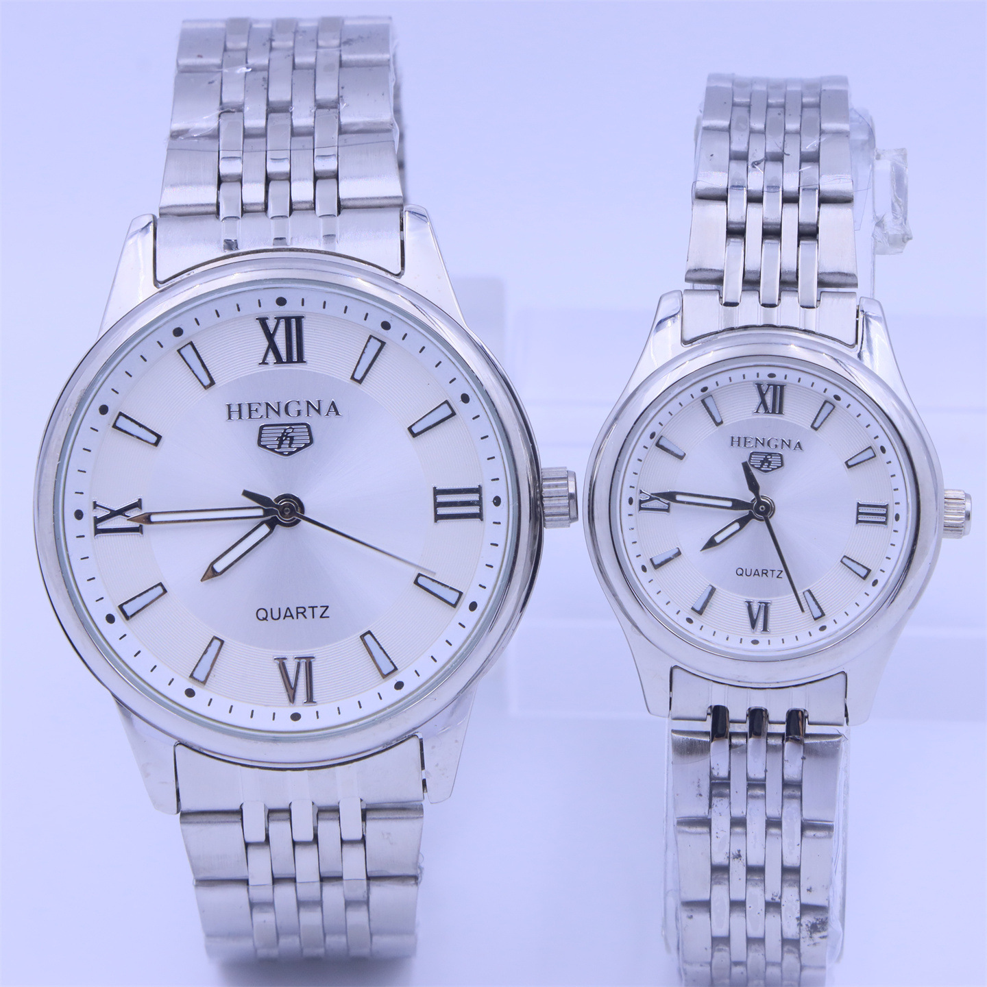 Stainless Steel Henggang Watch Men's and Women's Large Dial Waterproof Fashion Watch Original 2035 Movement Quartz Watch Wholesale