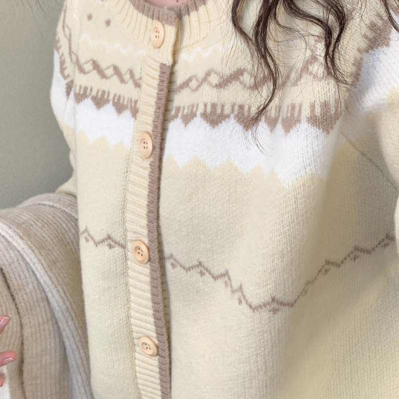 Cardigan de punto amarillo leche de mujeres otoño invierno engrosado diseño de nicho suave perezoso estilo de alta sensación abrigo suéter