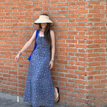 微胖法式优雅气质吊带碎花连衣裙夏修身显瘦仿牛仔印花吊带长裙女