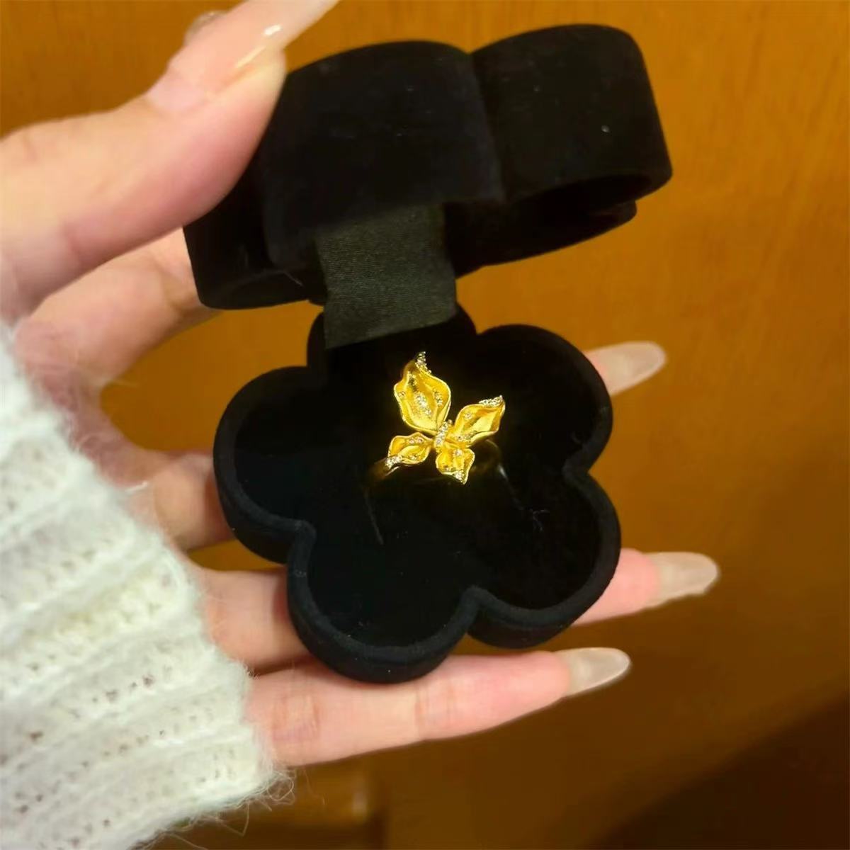 Chinese paleisstijl vlinderring voor dames met diamanten_voghion.com