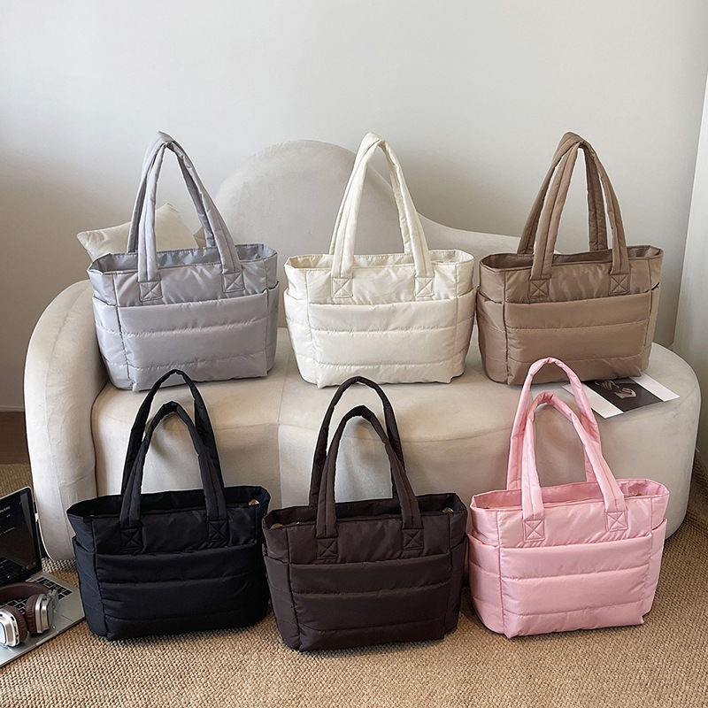 Cotton-padded tote bag for women, new foreign trade model, large-capacity commuter shoulder bag, simple and versatile women's travel handbag Cotton-padded tote bag for women, new foreign trade model, large-capacity commuter shoulder bag, simple and versatile women's travel handbag