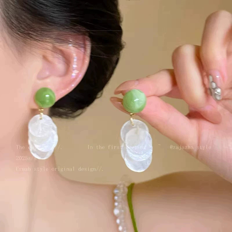 2026 viento falso sensación de atmósfera super inmortal pendientes de flores de malla temperamento suave de chiffon para mujeres pendientes