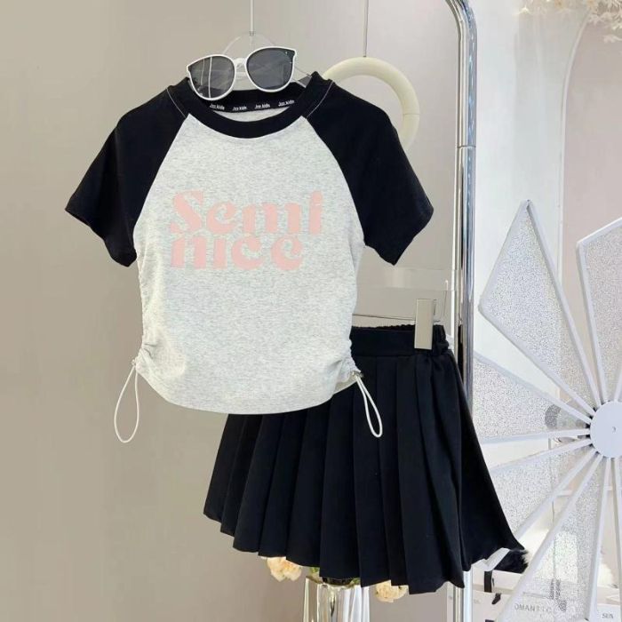 女の子スーツ夏 2025 新しい子供韓国スタイルトレンディなインターネットセレブスタイル半袖少女プリーツスカート 2 点セット|undefined