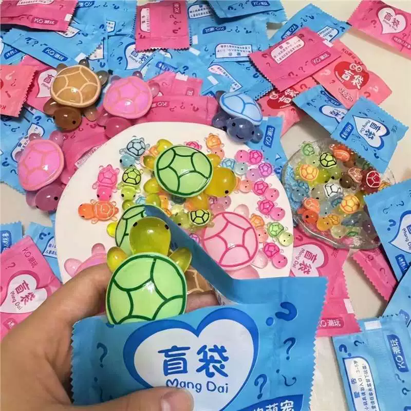 Игрушка для парирования черепахи, орнамент, слепой мешок, сюрприз, слепая коробка, небольшой подарок, мини, новинка 2024 года, светящаяся маленькая черепаха