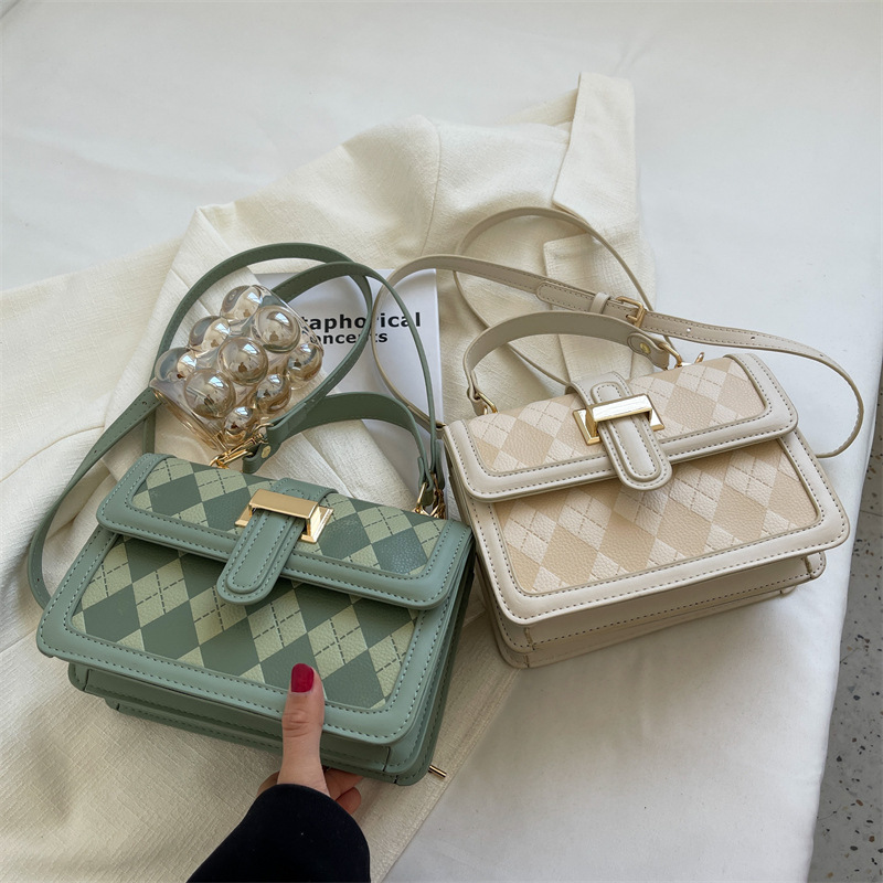 Niche Design Sense Handbag Bag Female 2023 New Rhombus all-match Small square bag high-grade texture one-shoulder Messenger bag_voghion.com