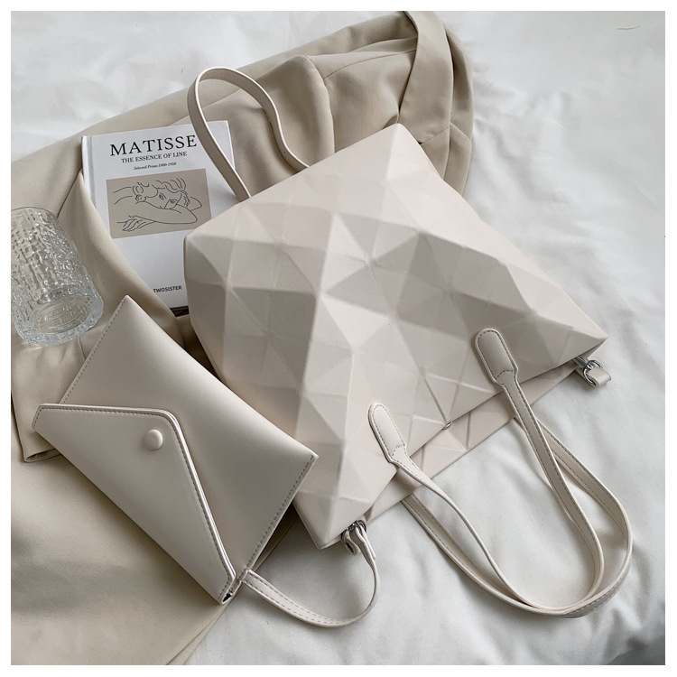 Niche design irregular largecapacity bag 2021 new trendy tote bag shoulder messenger bagpicture144