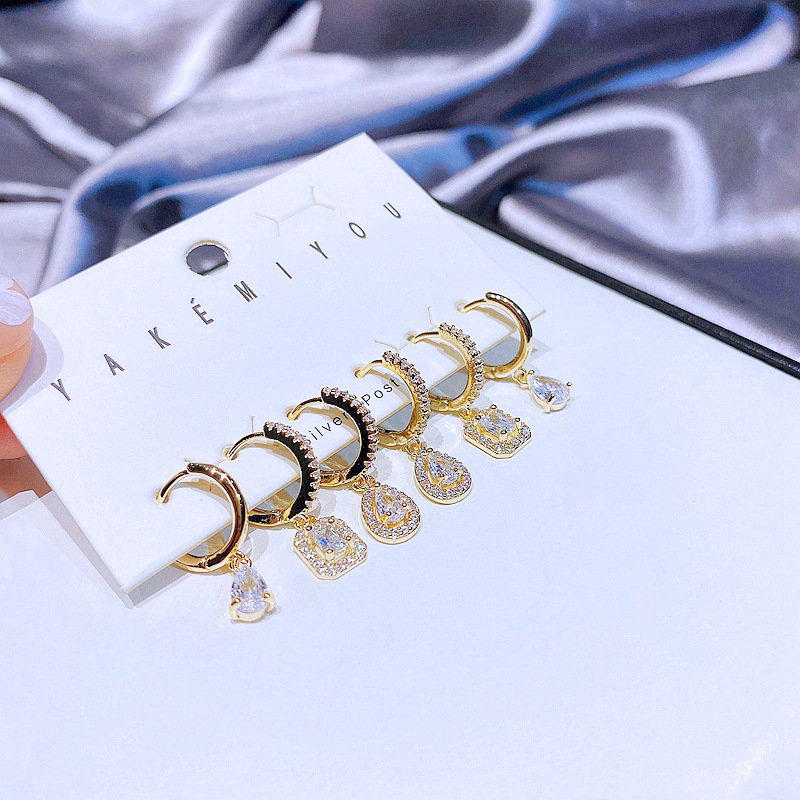 Yakemiyou Luxurious Water Droplets Gold Plated Zircon Earrings display picture 3