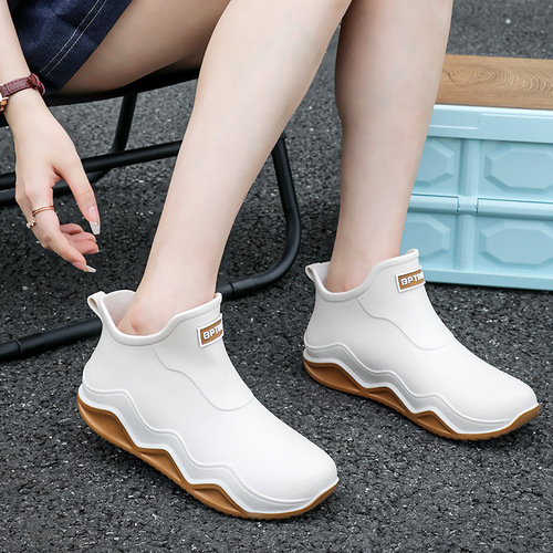 Japanese-style fashionable rain shoes for women, work kitchen water shoes with thermal lining for warmth, rain boots for men, waterproof, anti-slip, wear-resistant rubber shoes, cross-border