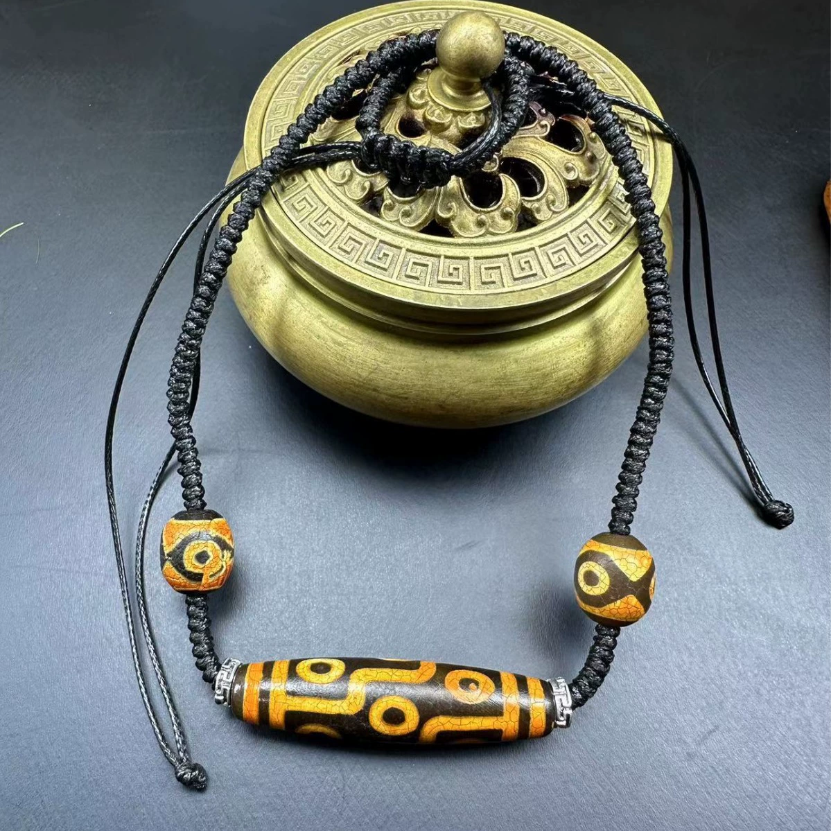 Оптовая продажа натуральных агатовых бусин Dzi в тибетском стиле, желтых, с тремя глазами, подвесок, бусин для ключиц с девятью глазами, аксессуаров для Будхи оптом