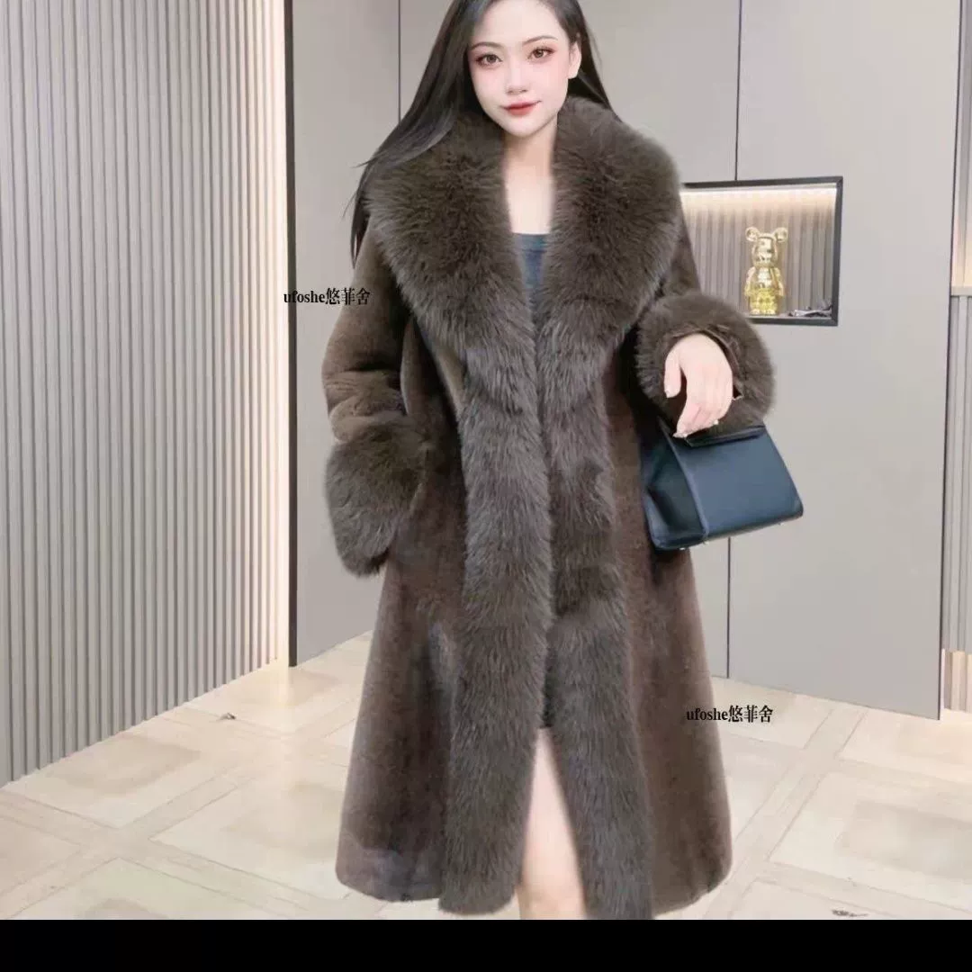 Длинное бархатное пальто-т trench?