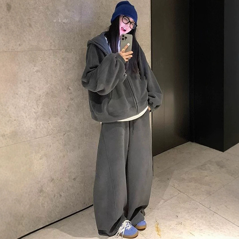 2026 New Women's Sports Suit for Spring and Autumn, Loose Fit with Hooded Design, Long Sleeve Sweatshirt, Comfortable Casual Two-Piece Set, Trendy 2026 New Women's Sports Suit for Spring and Autumn, Loose Fit with Hooded Design, Long Sleeve Sweatshirt, Comfortable Casual Two-Piece Set, Trendy