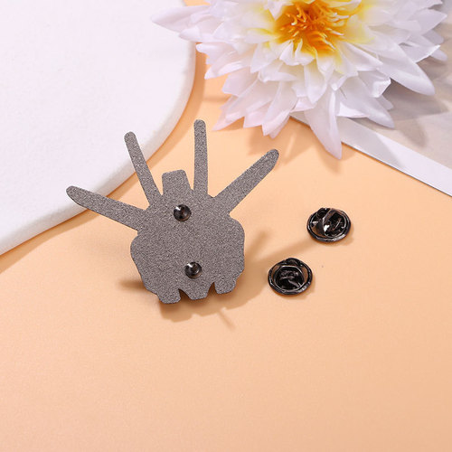 Japanese anime creative mobile suit RX-78 Gundam brooch cartoon unicorn freedom metal badge bag