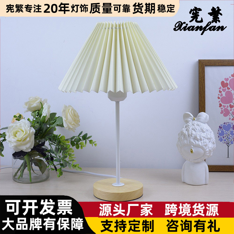 Lámpara de mesa Luz de lujo 2021 nueva lámpara de noche dormitorio escritorio luz nocturna sala de estar comedor Lámpara decorativa ins avanzado