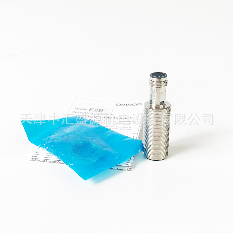 欧姆龙E2B-M18KN10-M1-C1接近开关10mm接插件型NPN接近传感器