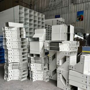 电缆桥架水平弯通三通四通垂直上下弯异径接头爬坡弯堵头-阿里巴巴