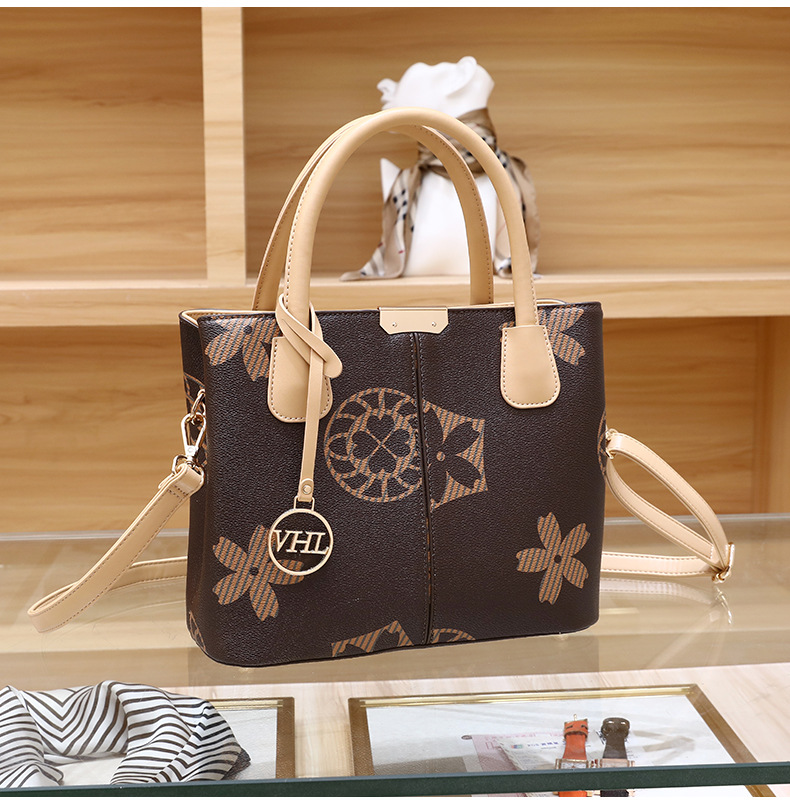 2023 New Hot Selling Love Sunday Women's Bag Versatile Printed Temperament Handbag Large Capacity Shoulder Bag_voghion.com