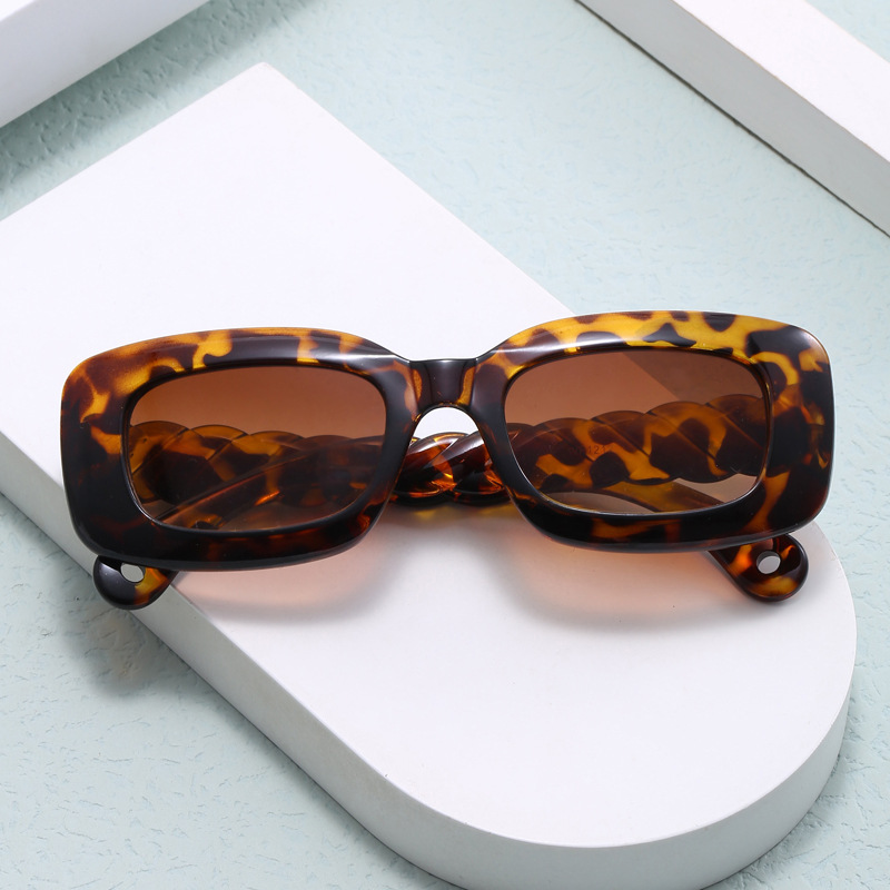 Nuevas gafas de giro transfronterizo piernas gafas de sol de color caramelo rectangular retro gafas de sol de moda europea y americana moda desgaste calle tiro gafas de sol