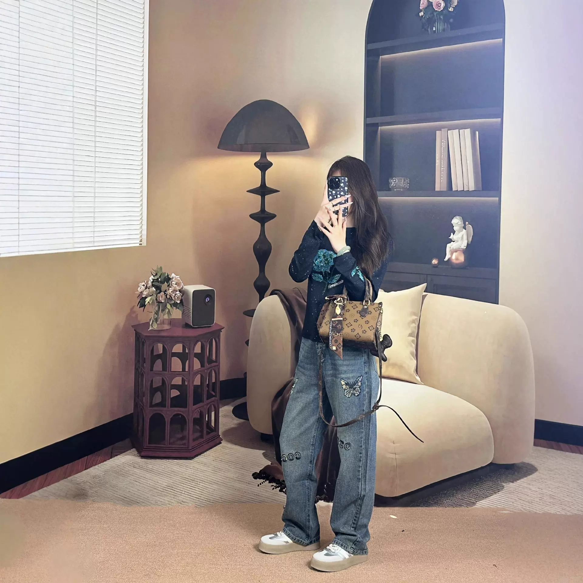 黑色圆领烫钻玫瑰打底衫女秋显瘦高级感通勤百搭时尚舒适女装上衣