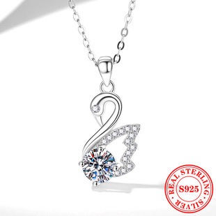 925 Sterling Silver Swan Pendant Necklace Light Luxury Niche High Clavicle Chain 1 karat D Color Moissanite Jewelry Wholesale