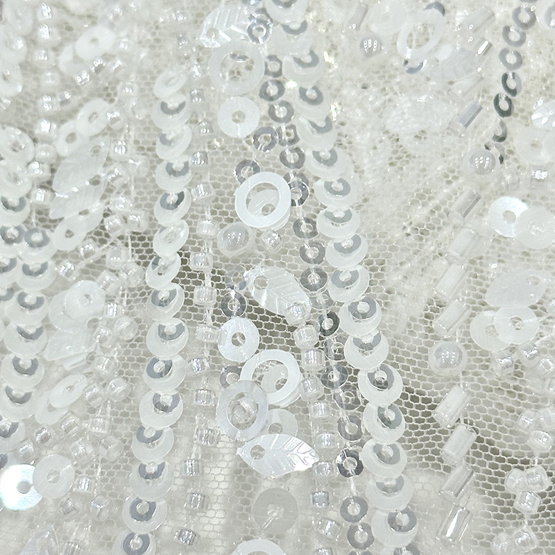 Tela de vestido de boda de alta gama, tubo de perlas bordado, bordado de sequilla, tela de moda de encaje de rendimiento