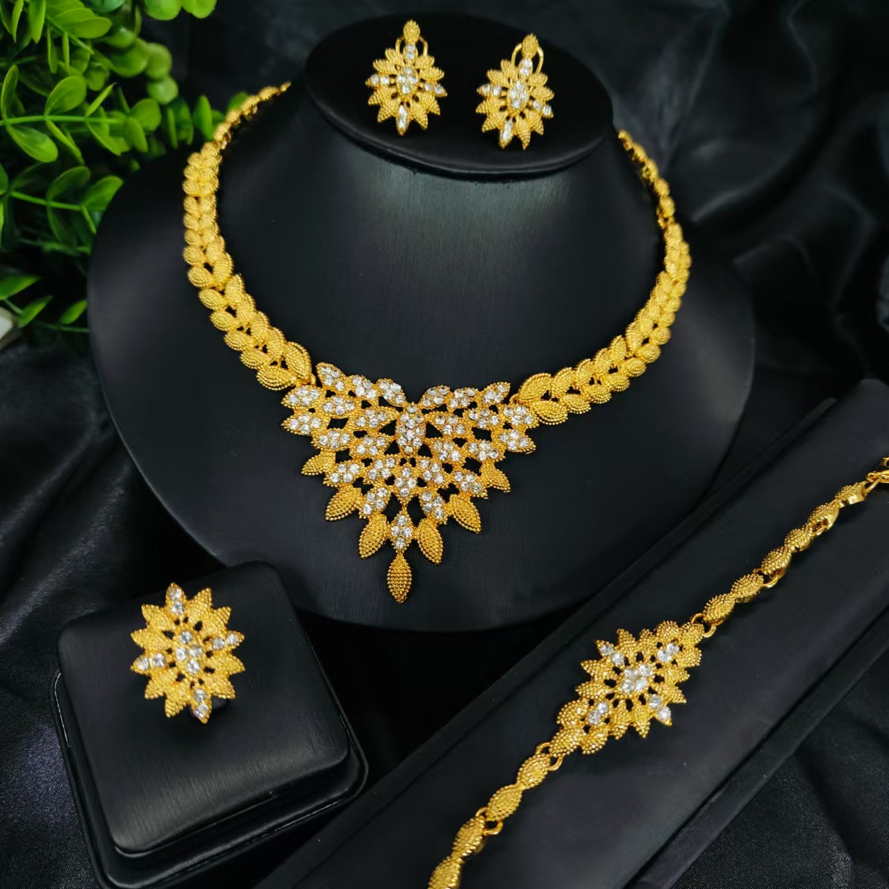 24K chapado en oro collar pendientes anillo pulsera traje Oriente Medio Dubai India Nigeria cadena nupcial conjunto