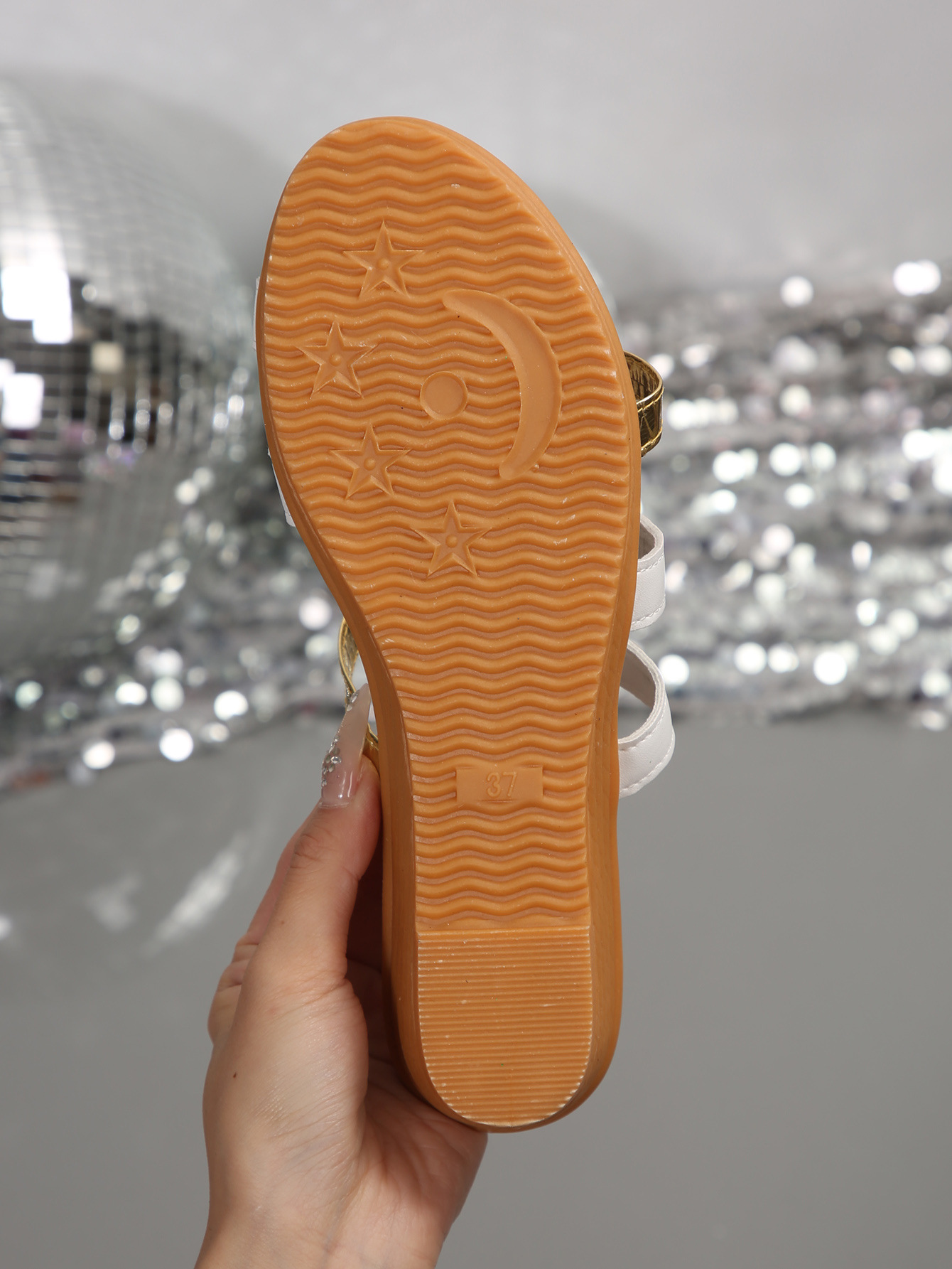 O1CN01R5qGga1xbC2BeErzl !!2215564006461 0 cib