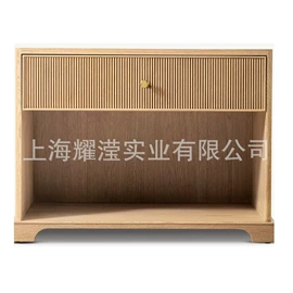 布艺沙发;实木床;书柜