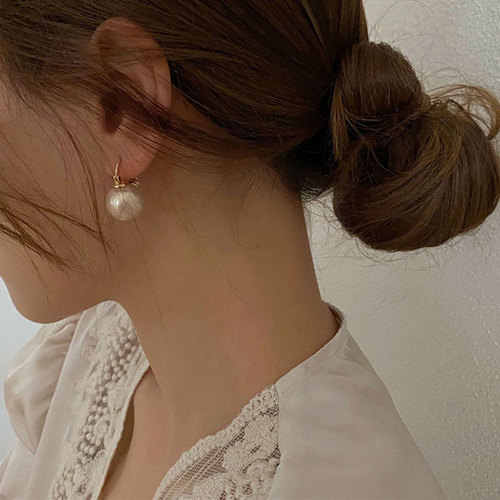 Cross-border new Japanese and Korean fashion niche design high-end retro pearl U-shaped earrings wholesale for women