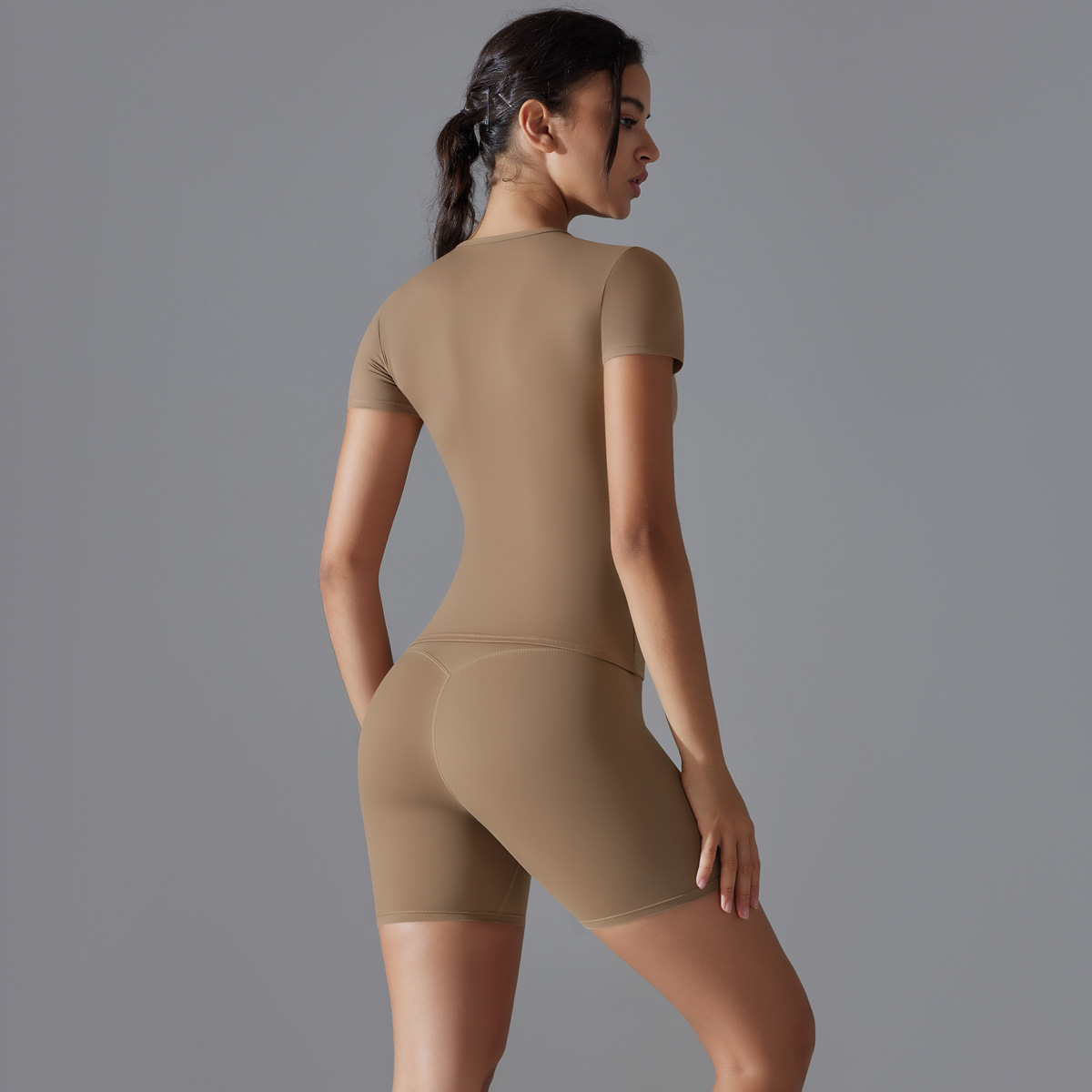 Nueva ropa de yoga de secado rápido de nailon de doble cara de primavera, traje de fitness de manga corta, deportes de carrera al aire libre, traje de dos piezas para mujer