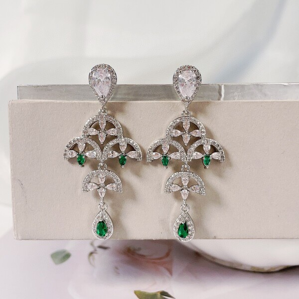 fashionable three dimensional earrings drop-shaped with zircon