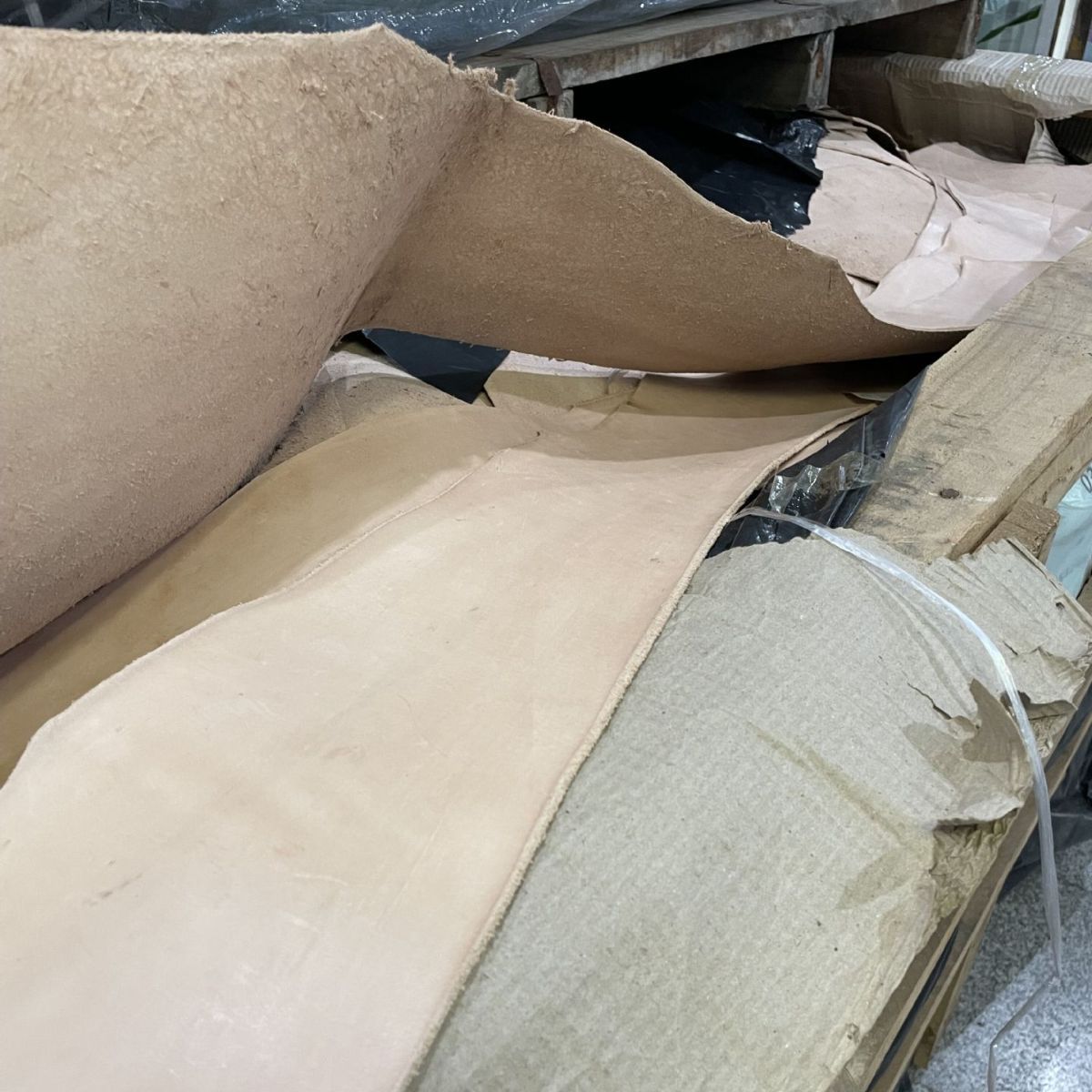 进口头层牛皮树膏腩条植鞣真皮中底皮标皮牌小皮件用热销现货