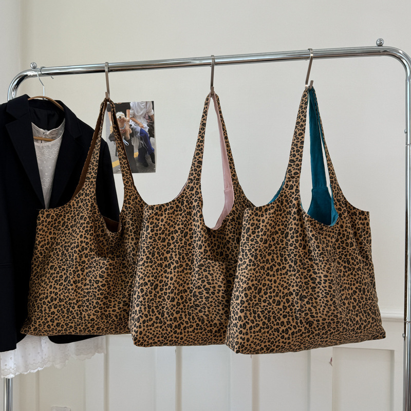 Large-Capacity Leopard Print Tote Bag Women's Bag 2025 Autum New Trendyy Simple Handbag Women's Fashion Casual Single Large-Capacity Leopard Print Tote Bag Women's Bag 2025 Autum New Trendyy Simple Handbag Women's Fashion Casual Single