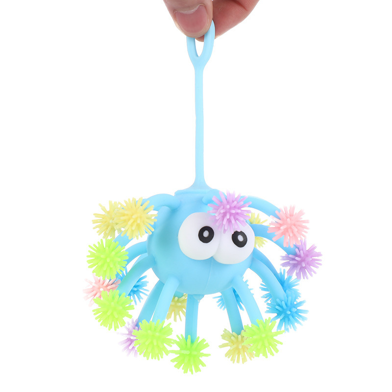 Juguetes de dibujos animados luminosos juguetes de niños luminosos ventiladores flash balls de pelo juguetes electrónicos juguetes descomprimidos