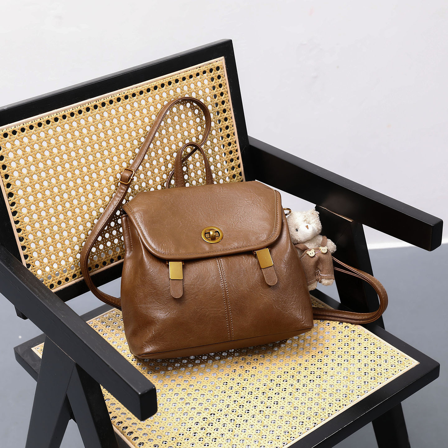 Balo mini nữ phong cách preppy Hàn Quốc, kiểu dáng độc đáo cao cấp, đa năng, có thể đeo chéo hoặc xách tay (27×11×24 cm) — màu nâu