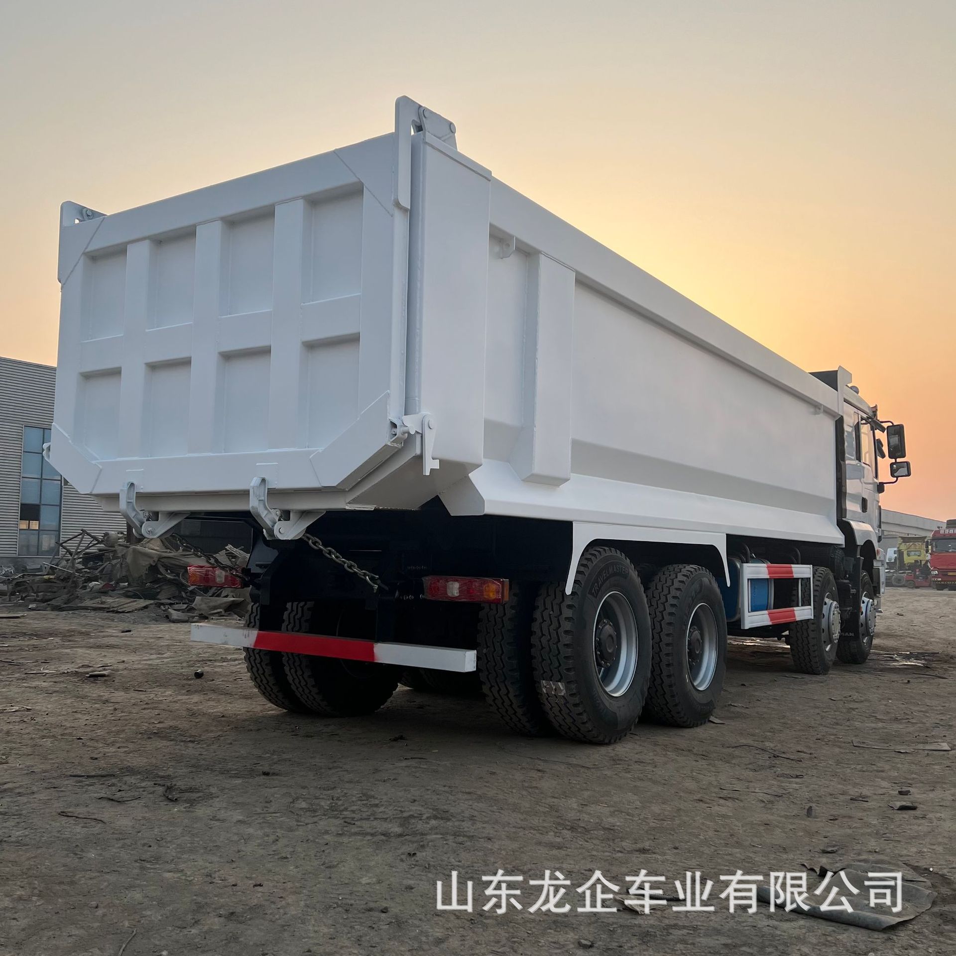 In-stock export of Shaanqi Delong H3000 rear-tipping dump truck, 12-wheel mining ore, soil, sand, and gravel transport tipper truck