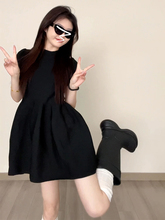 法式黑色针织连衣裙子女夏季2025新款设计感小众收腰显瘦蓬蓬短裙