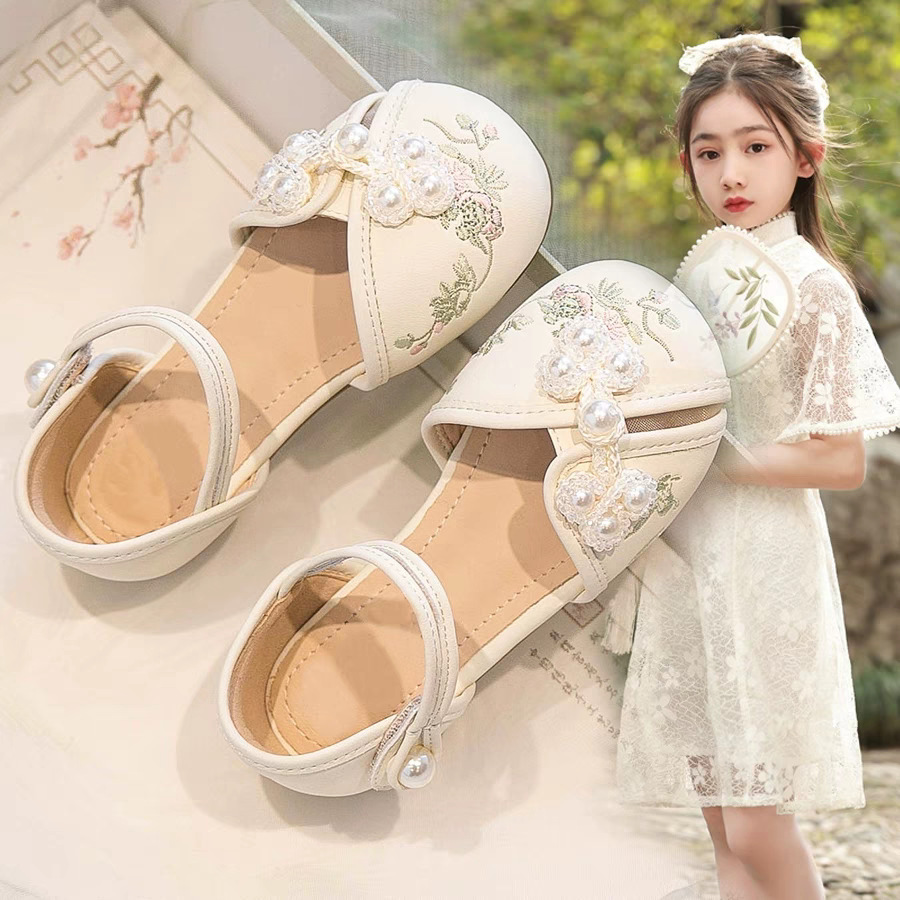 Zapatos Hanfu para niñas Sandalias de princesa de estilo occidental Baotou para niños 2025 verano nuevo estilo niña zapatos individuales zapatos de cuero bordados marea